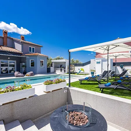 Villa 2382 Loborika